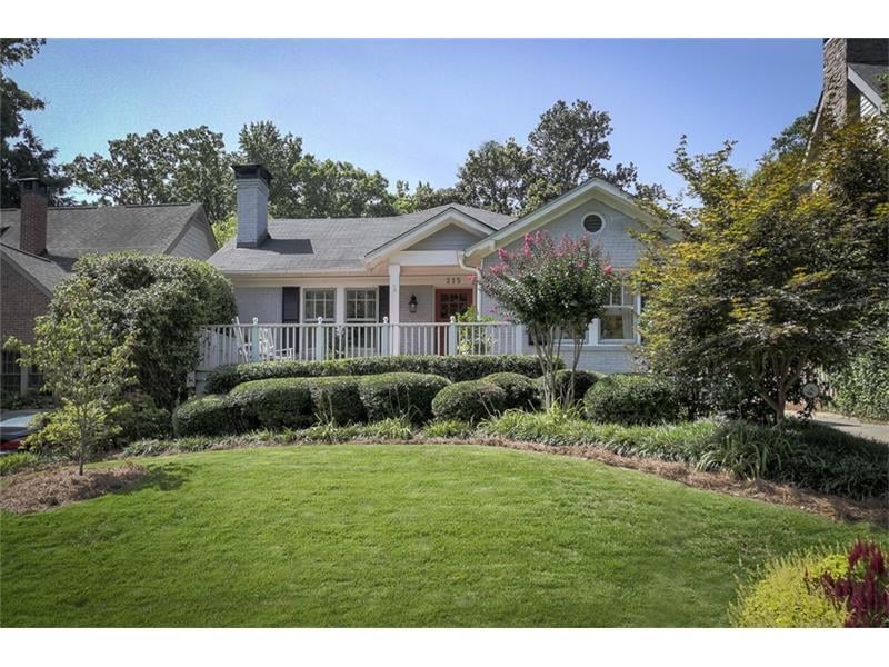 215 Peachtree Way NE