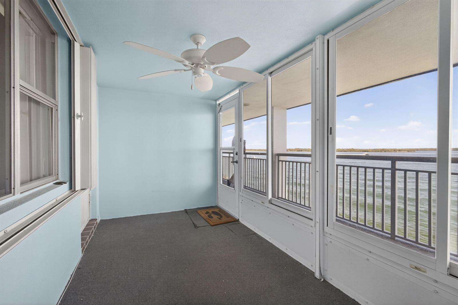 100 Shore 307 Ct
