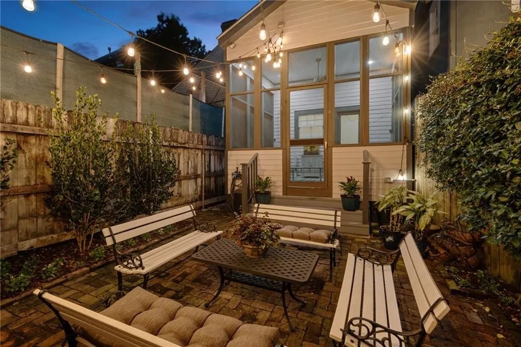 1227 Annunciation St