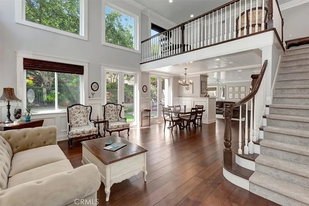 3 Sundown Dr
