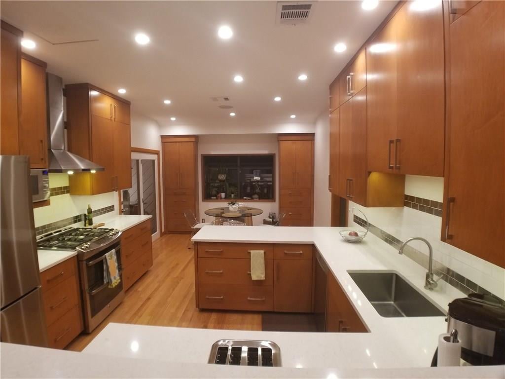 1904 Cypress Pt W