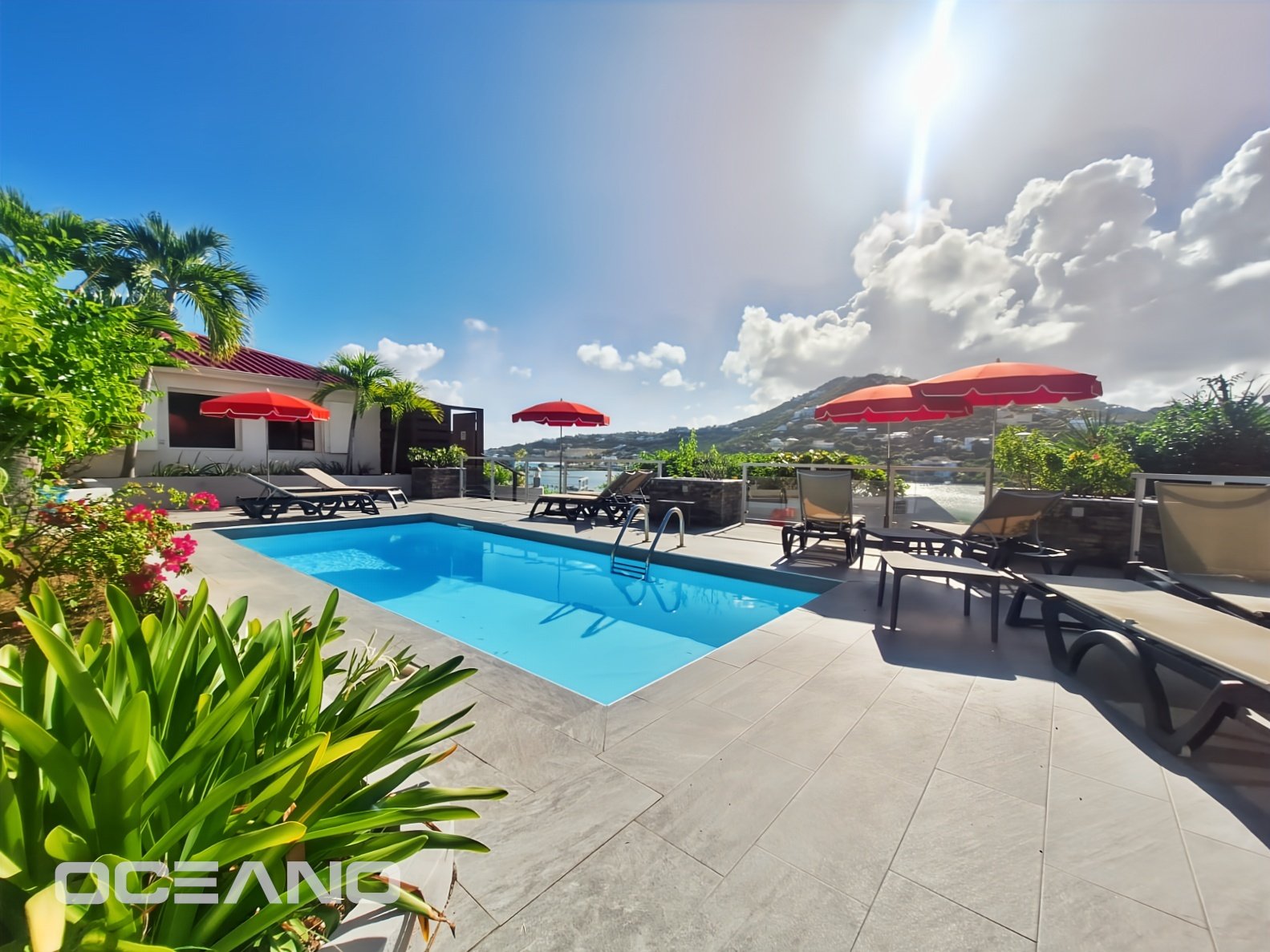 Sea View Mezzanine Studio – Oyster Pond