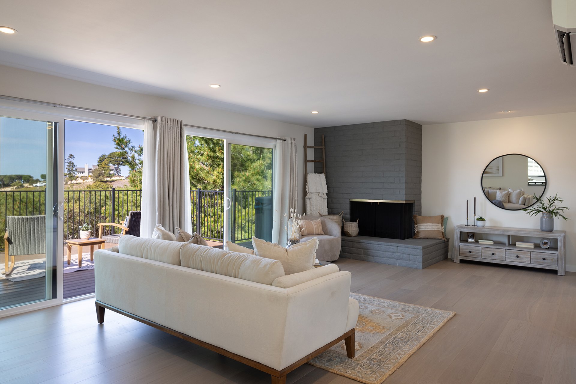 Private Hilltop Retreat - 25450 Via Cicindela