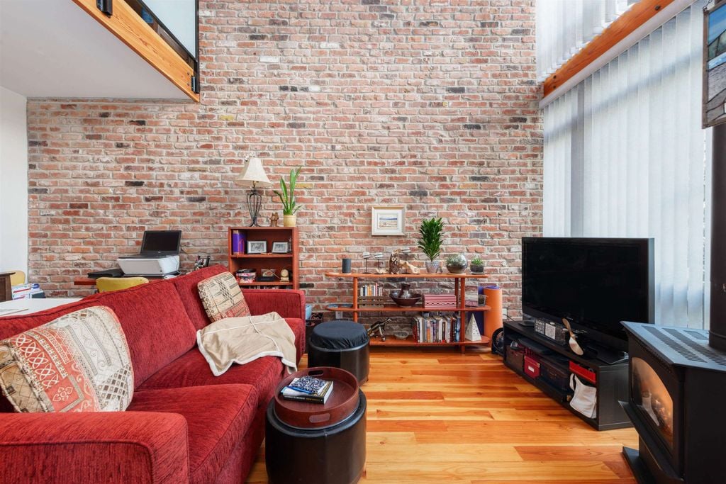 10 Renaissance Square, #104