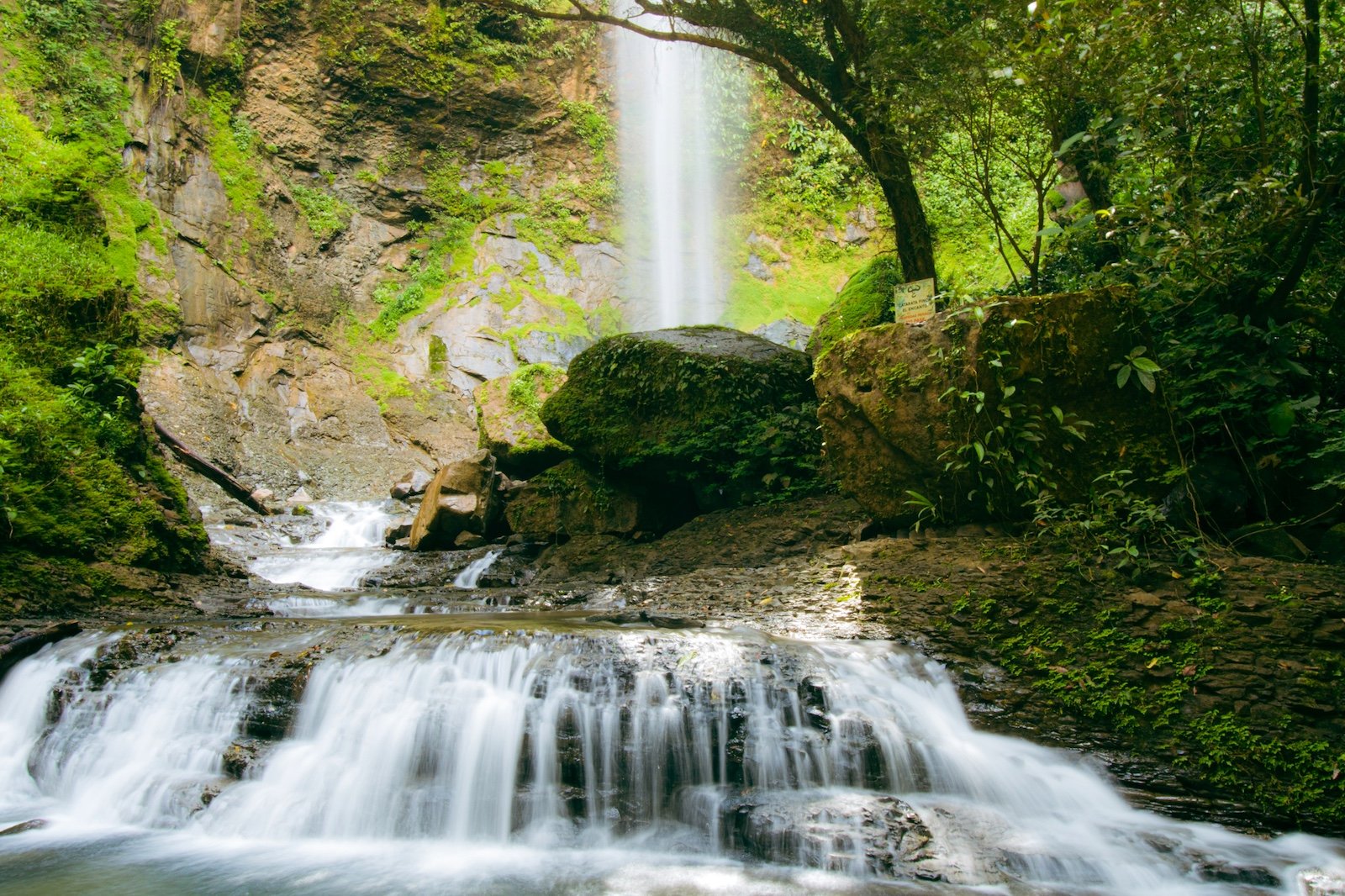 CASCADA ELYSIANA – ECO-RETREAT WITH HUGE WATERFALL