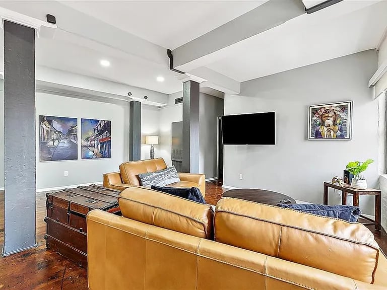 333 Julia St APT 325