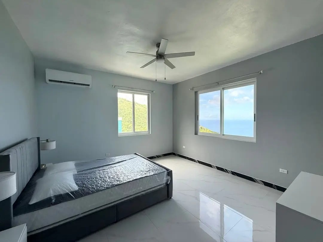 1079 Rogue's Bay 3 Bedroom Apartment 
