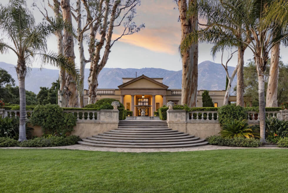 The 838 Knapp Drive Mansion is a Neoclassical Masterpiece That is Up For Sale