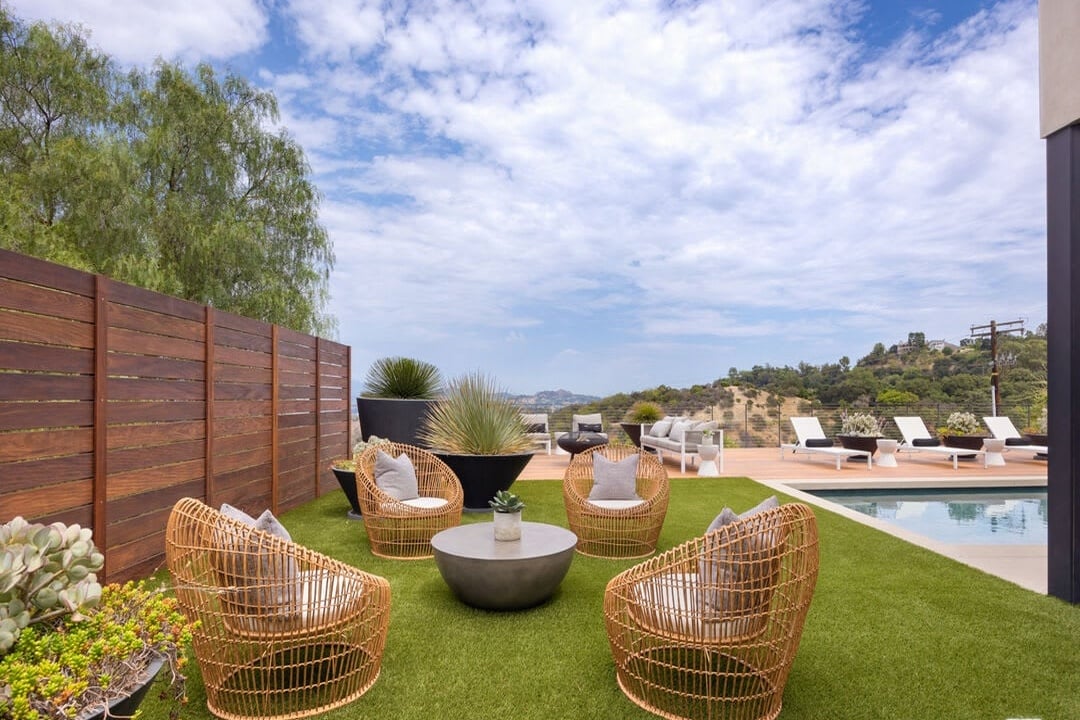 Beverly Ranch Road, 90210