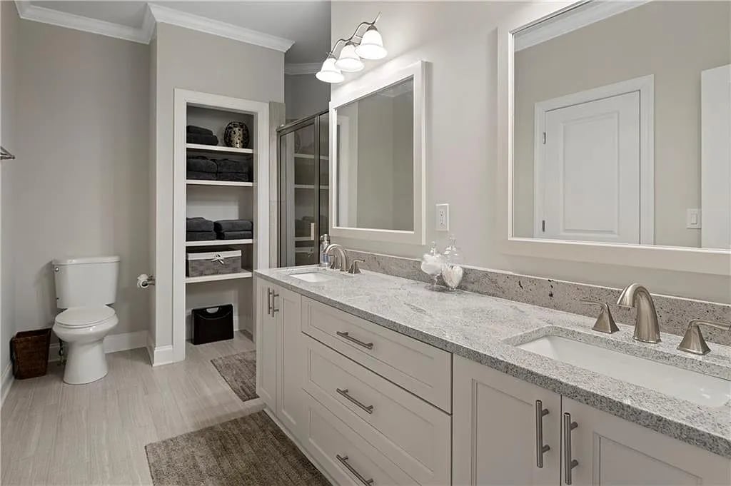 1555 Northcliff Trce