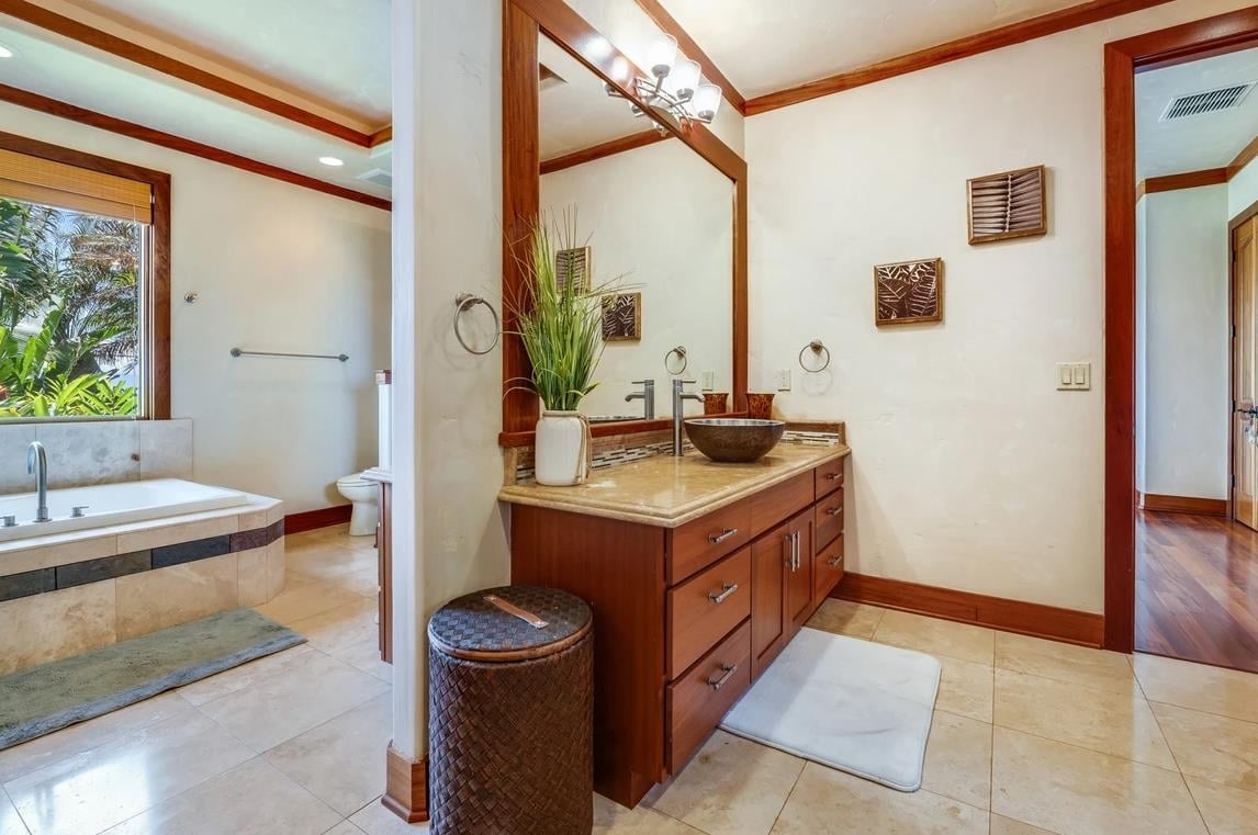 WEST MAUI TOP QUALITY RESIDENCE -35 ACRES - 180 DEGREE OVEANVIEW - $5,75,000 - PRESTIGIOUS MAHANALUA NIU SUBDIVISION 