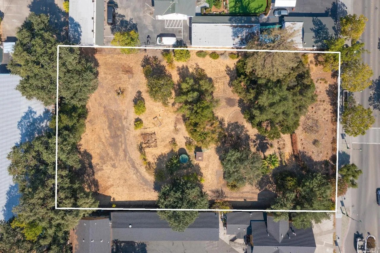 205 S Cloverdale Blvd