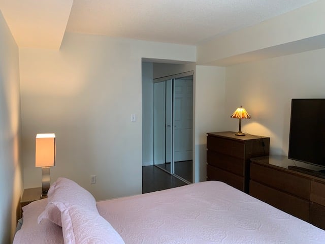 23 Lorraine Drive E 817, Toronto, ON 