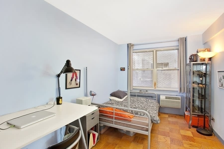 141 E 55th St, #4B