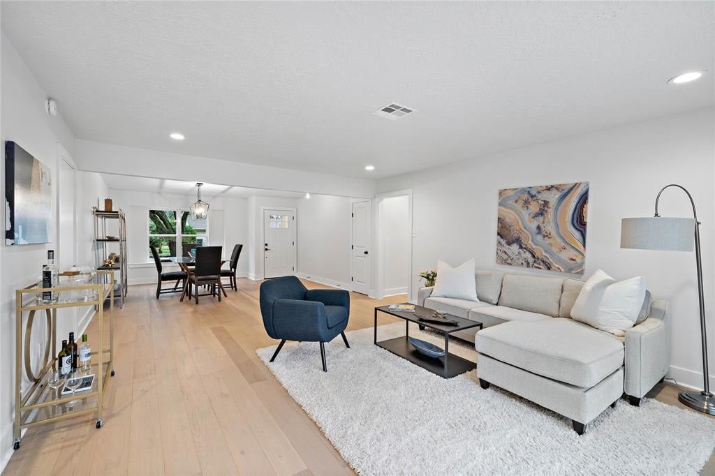 6007 Ettrick Dr.