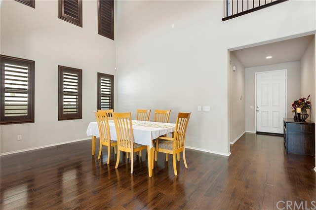 24769 Coldwater Cyn