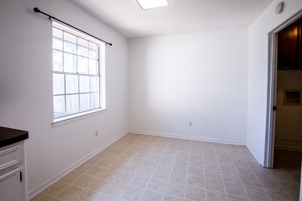 437 N Meinecke St Bellville, Tx 77418