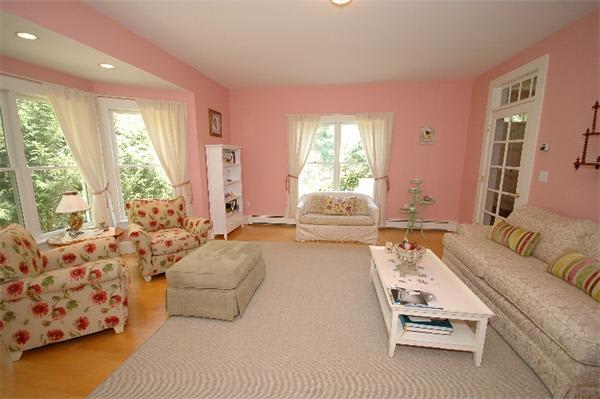 9 Oakdale Ln
