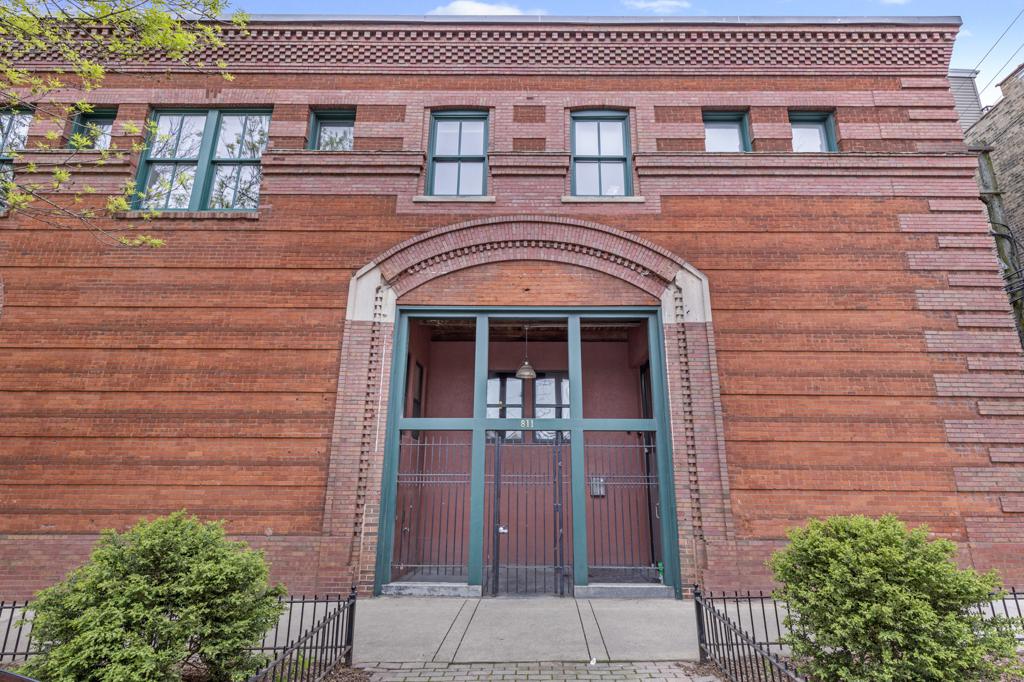 811 W Aldine Avenue # 2N