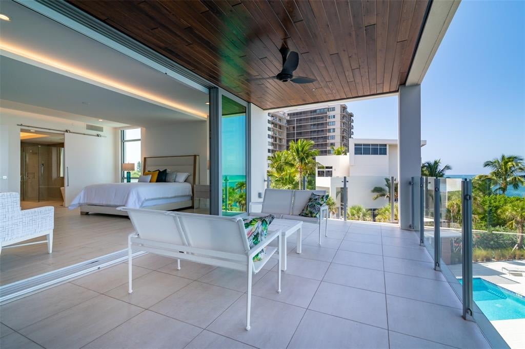 4750 Ocean Blvd, #202