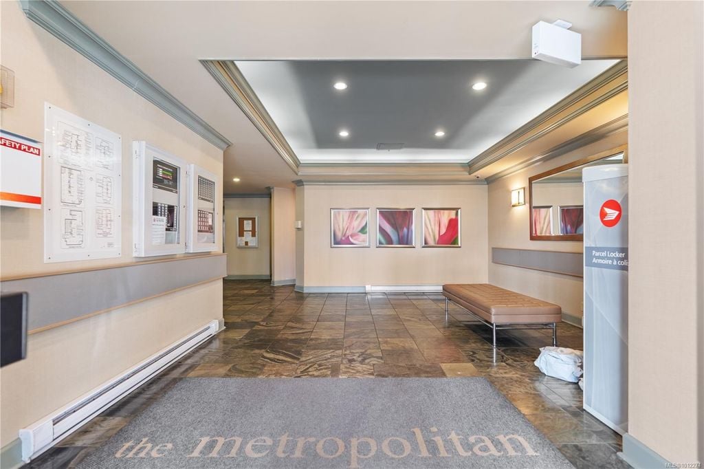 835 View St, #910