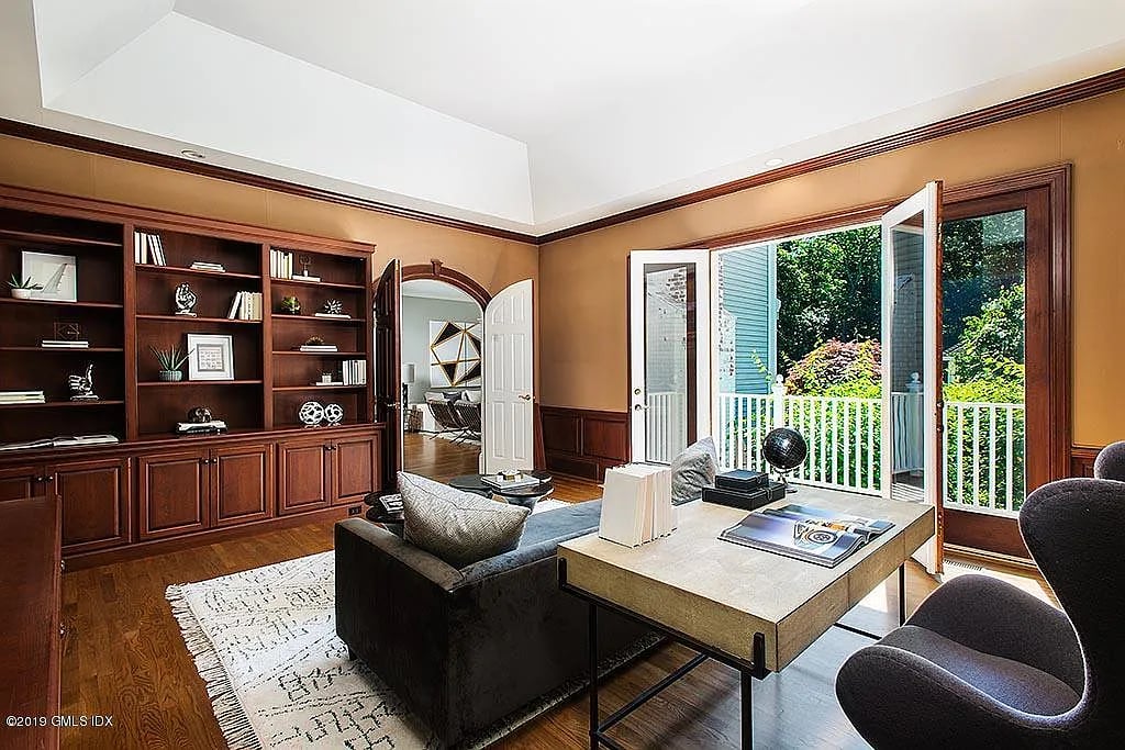 15 Mountain Laurel Dr