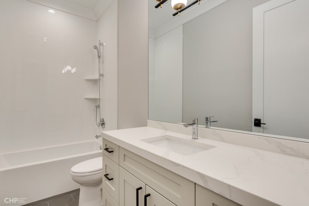 Sold | 2520 N Marshfield | $1,687,500