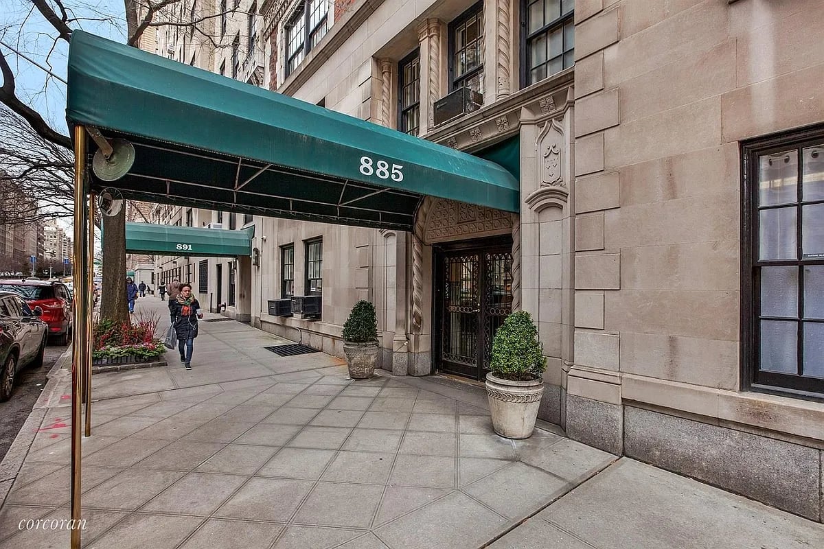 885 Park Ave, #12A