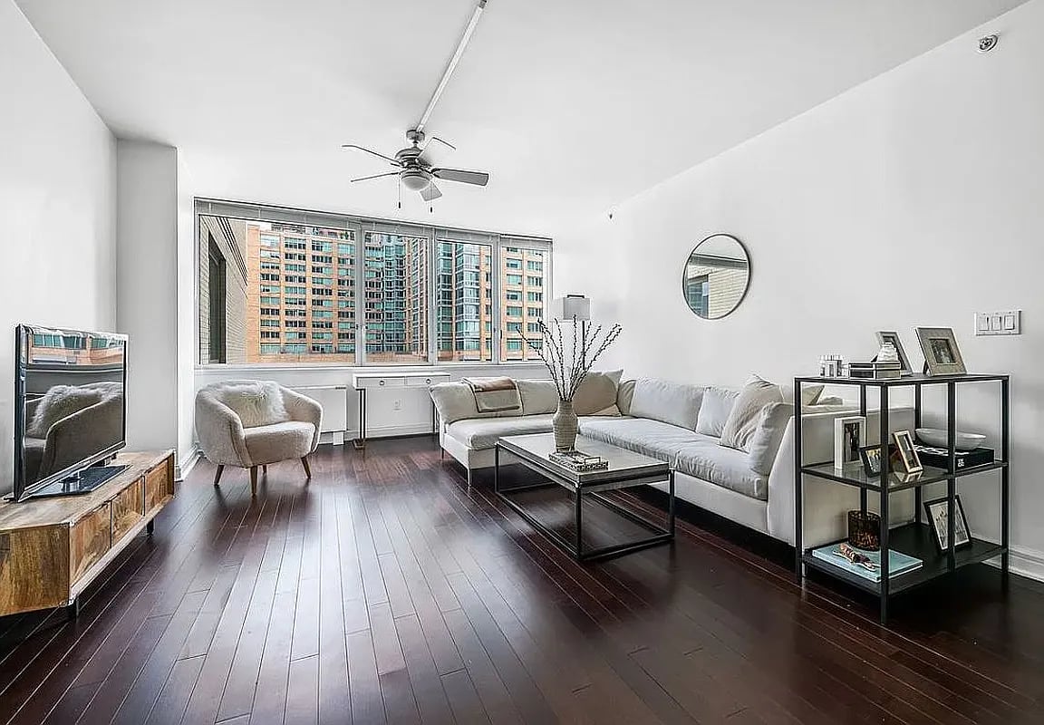 100 Riverside Blvd APT: 5B