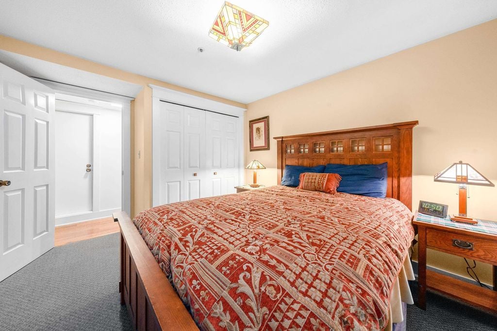 49 W 7th Ave, #3447