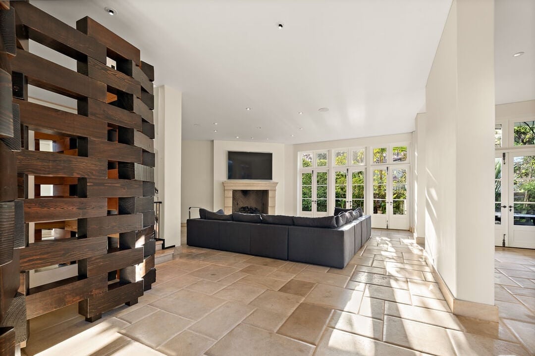 Century Woods Dr, 90067