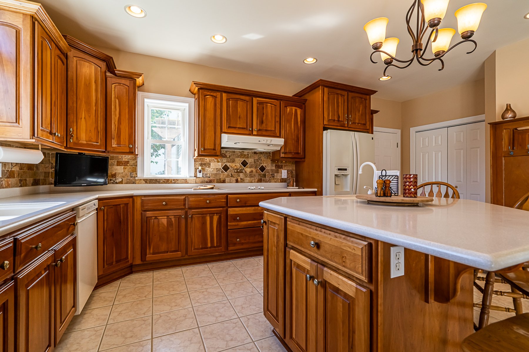 2237 Apple Road