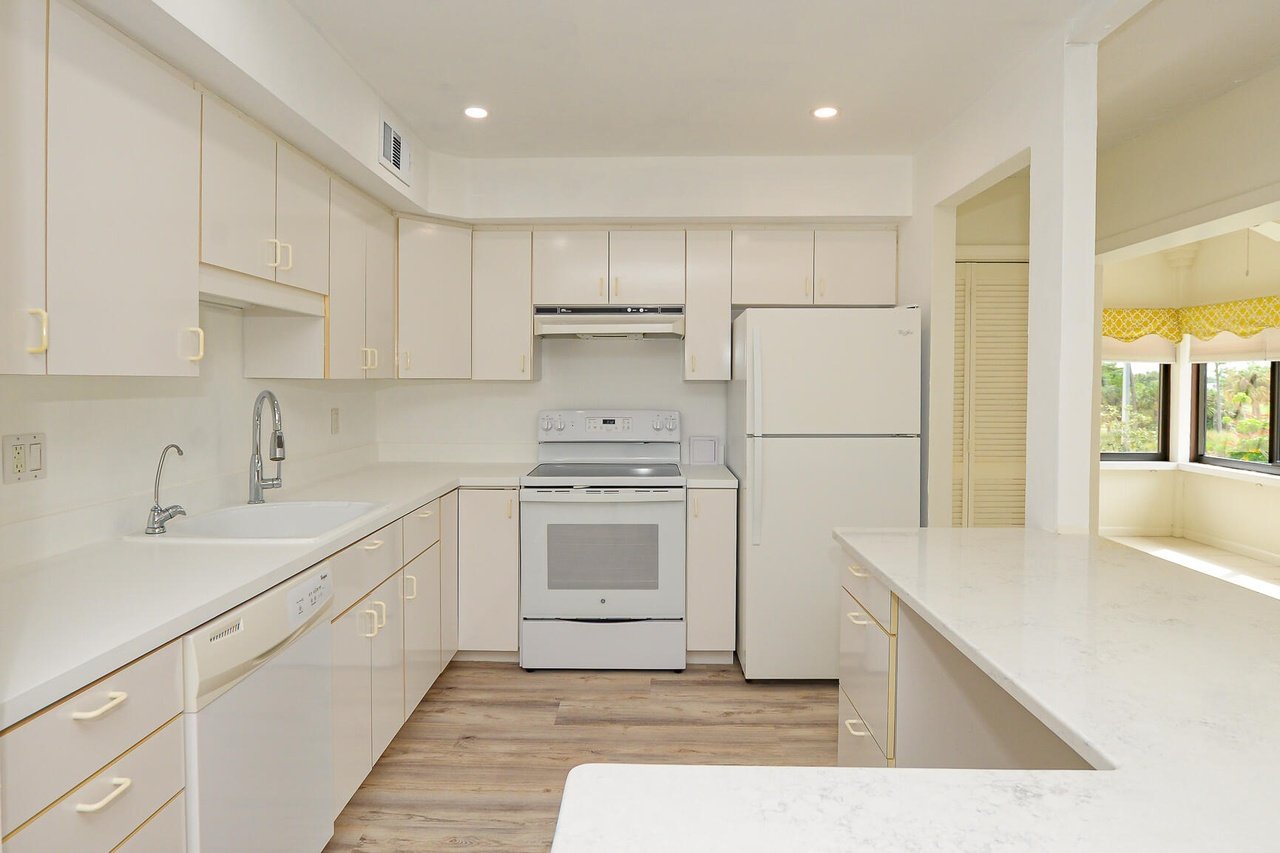 1800 SE Saint Lucie Blvd, #9-305