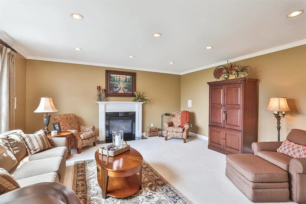 5075 Eagles View