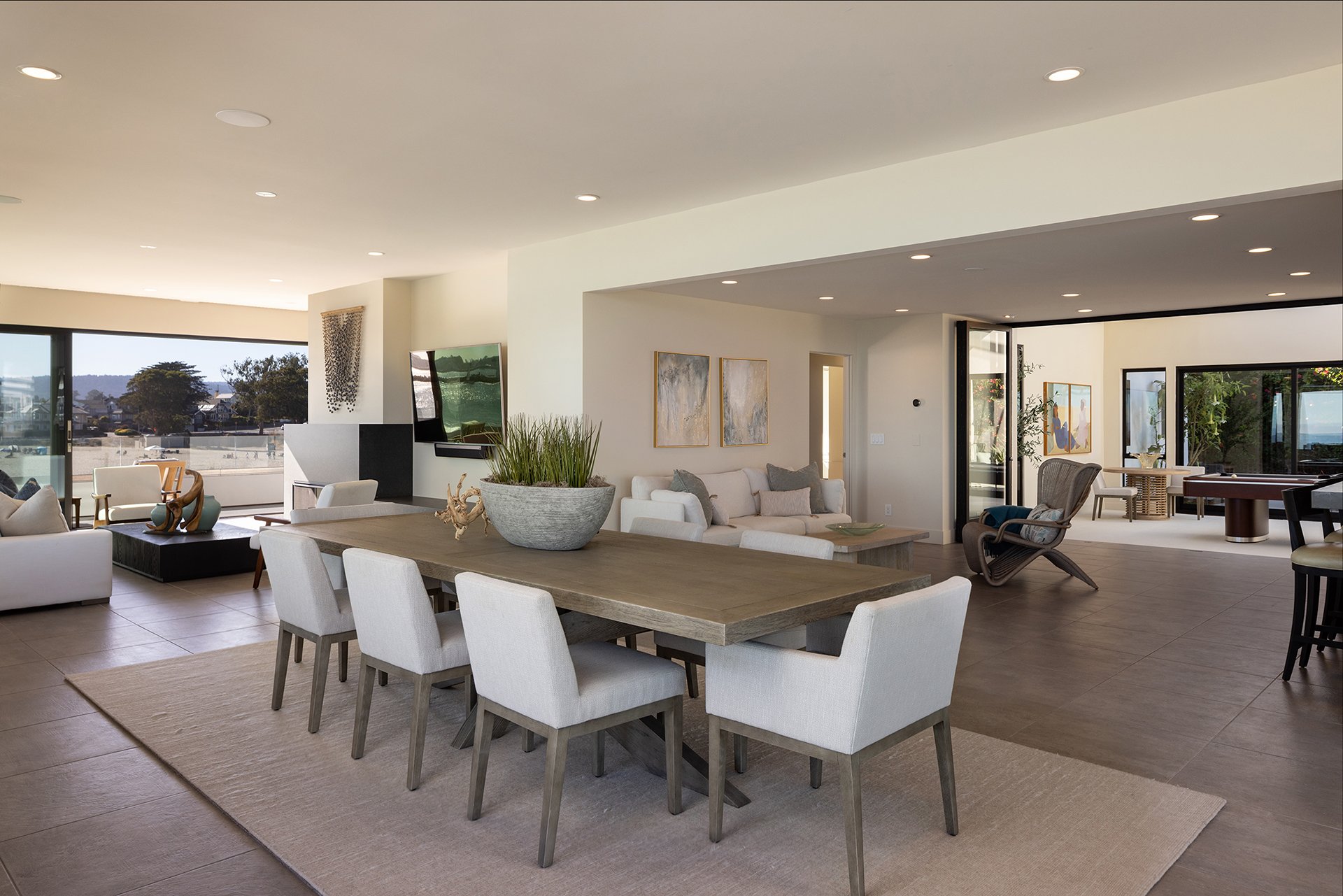 Contemporary Oceanfront Retreat