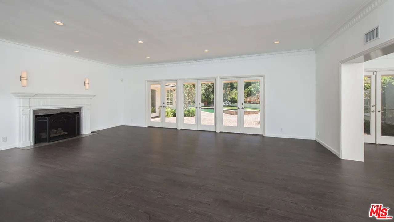 1142 San Ysidro Dr