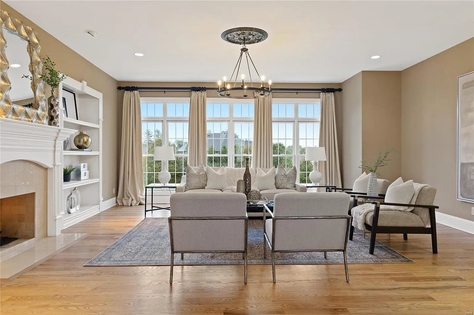 1266 Devonworth Dr