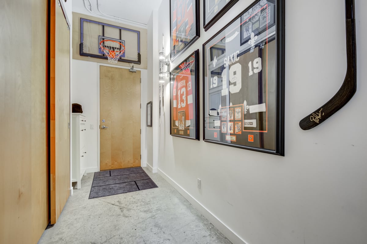 826-155 DALHOUSIE Street, Toronto