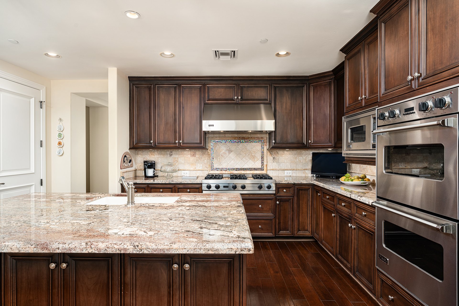 7181 E Camelback Road 1202