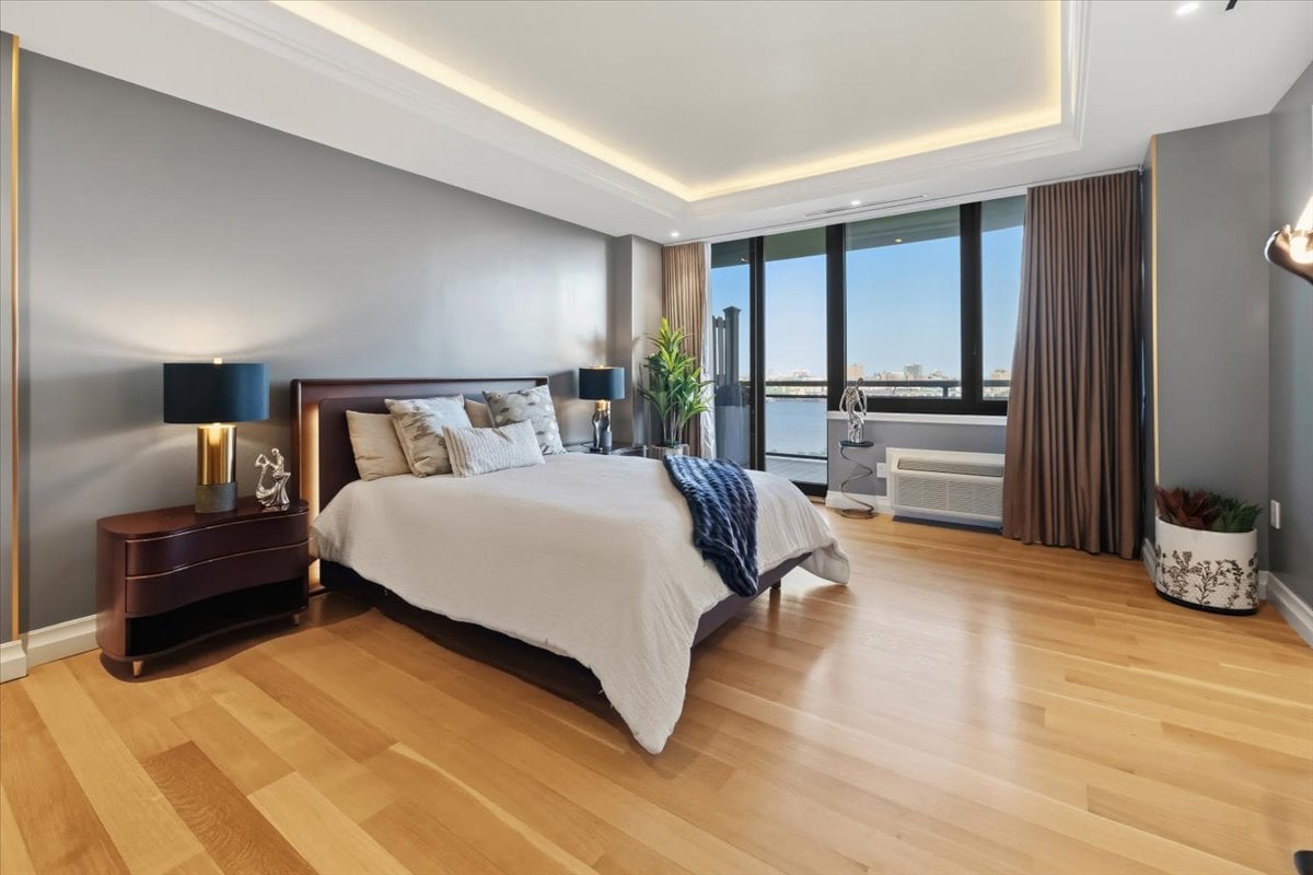 100 Carlyle Drive VG6
