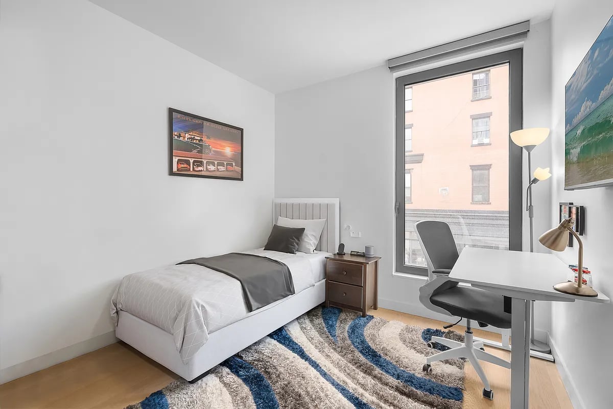 45 E 7th St #2D