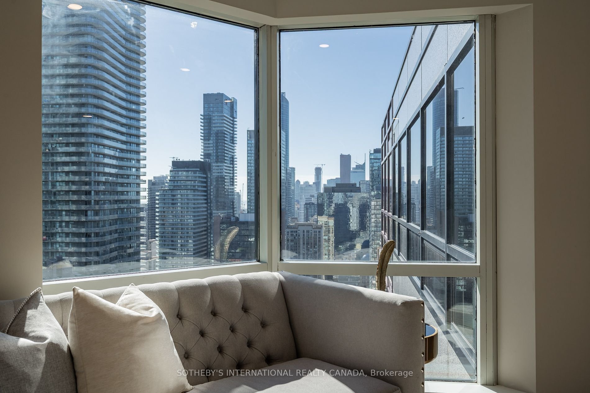 PENTHOUSE IN THE SKY