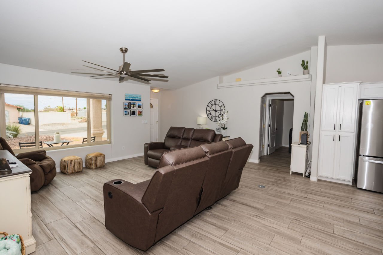 2870 Canyon Oak Dr