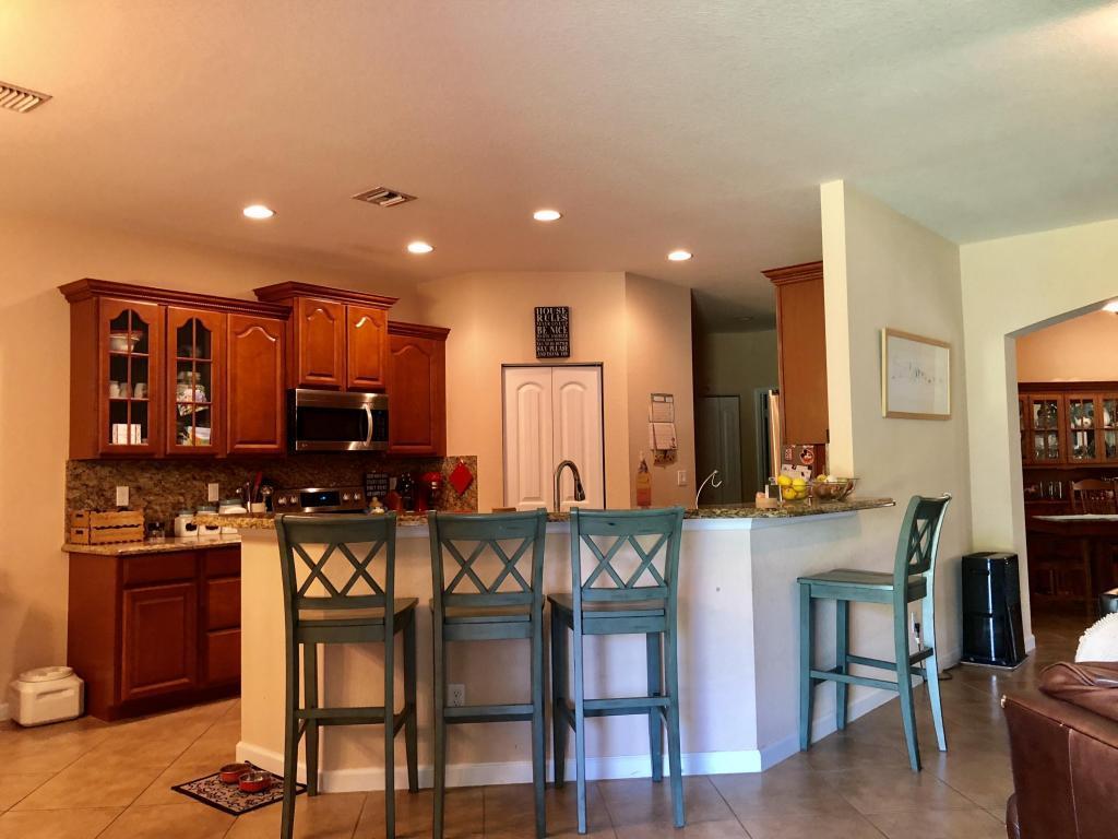 5520 SW Gray Fox Dr