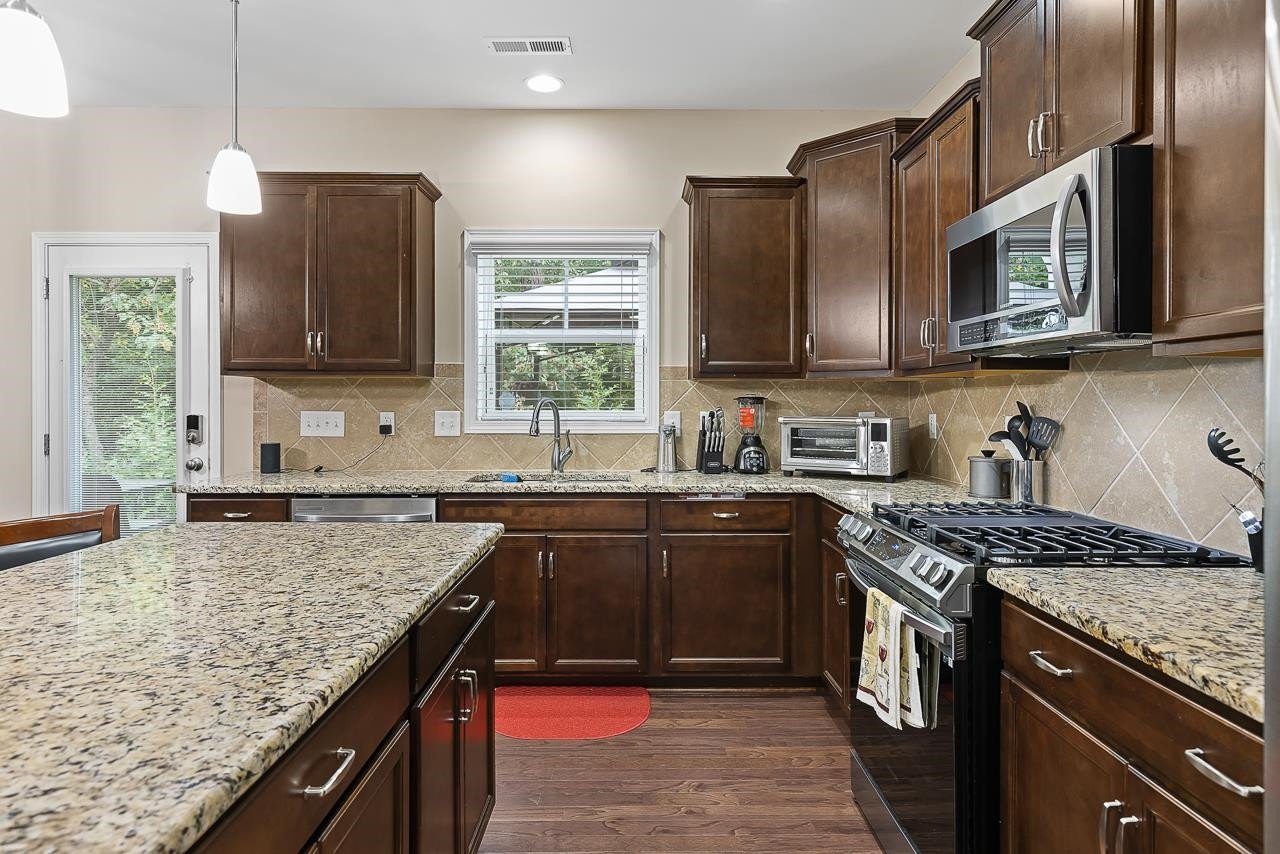 3417 Grosbeak Way