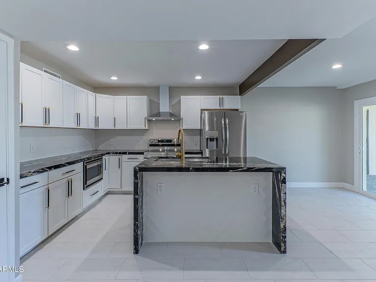 8236 E Valley Vista Dr