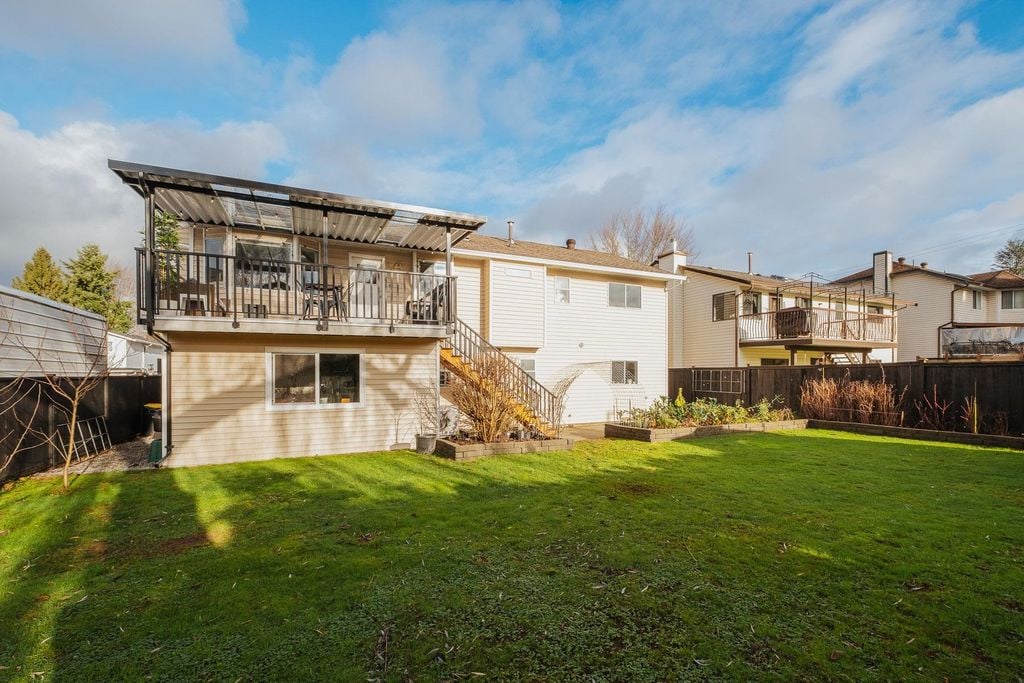 20220 121 Ave