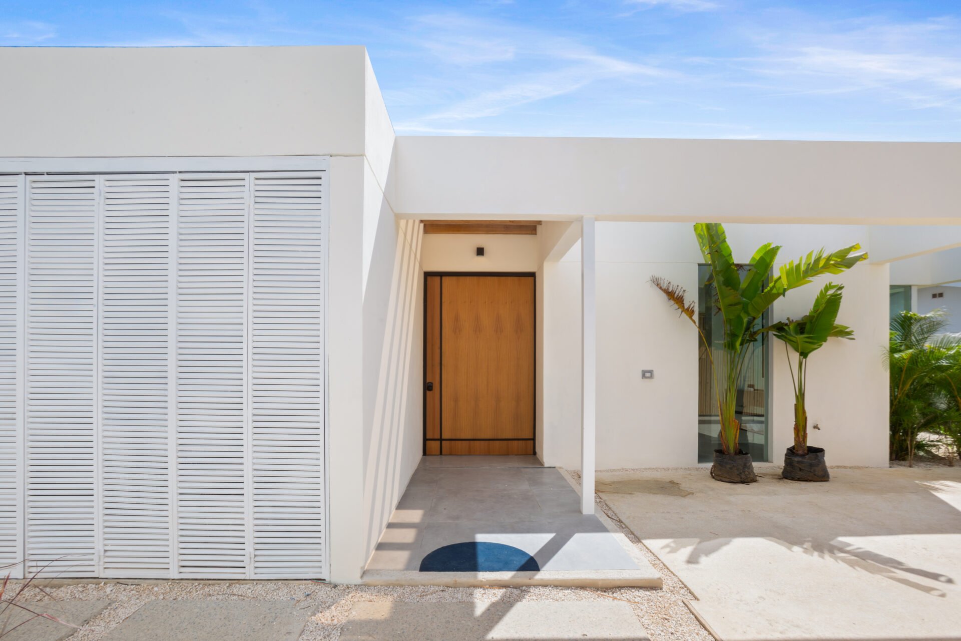 Villa Juba | Contemporary 4-Bedroom Villa with Mono Loco Beach Club Membership in Tamarindo
