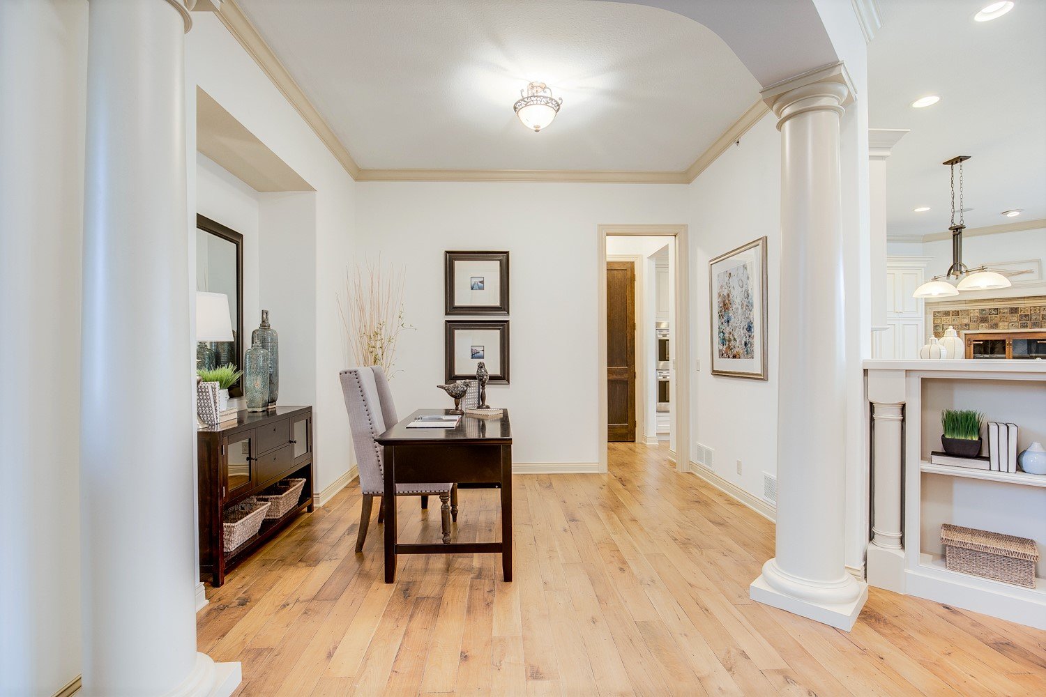 Luxurious Walkout End-Unit in Private Setting