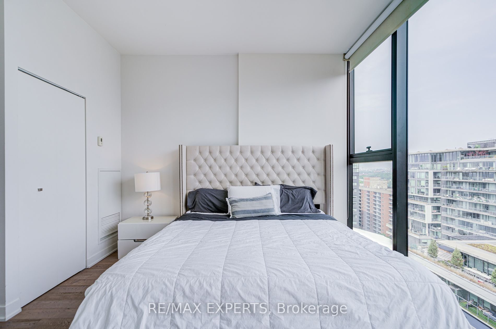 THOMPSON RESIDENCES